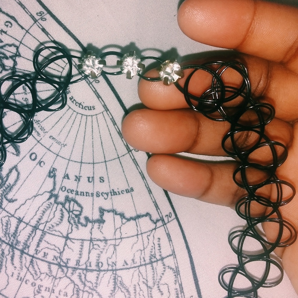 Black Three diamond choker.